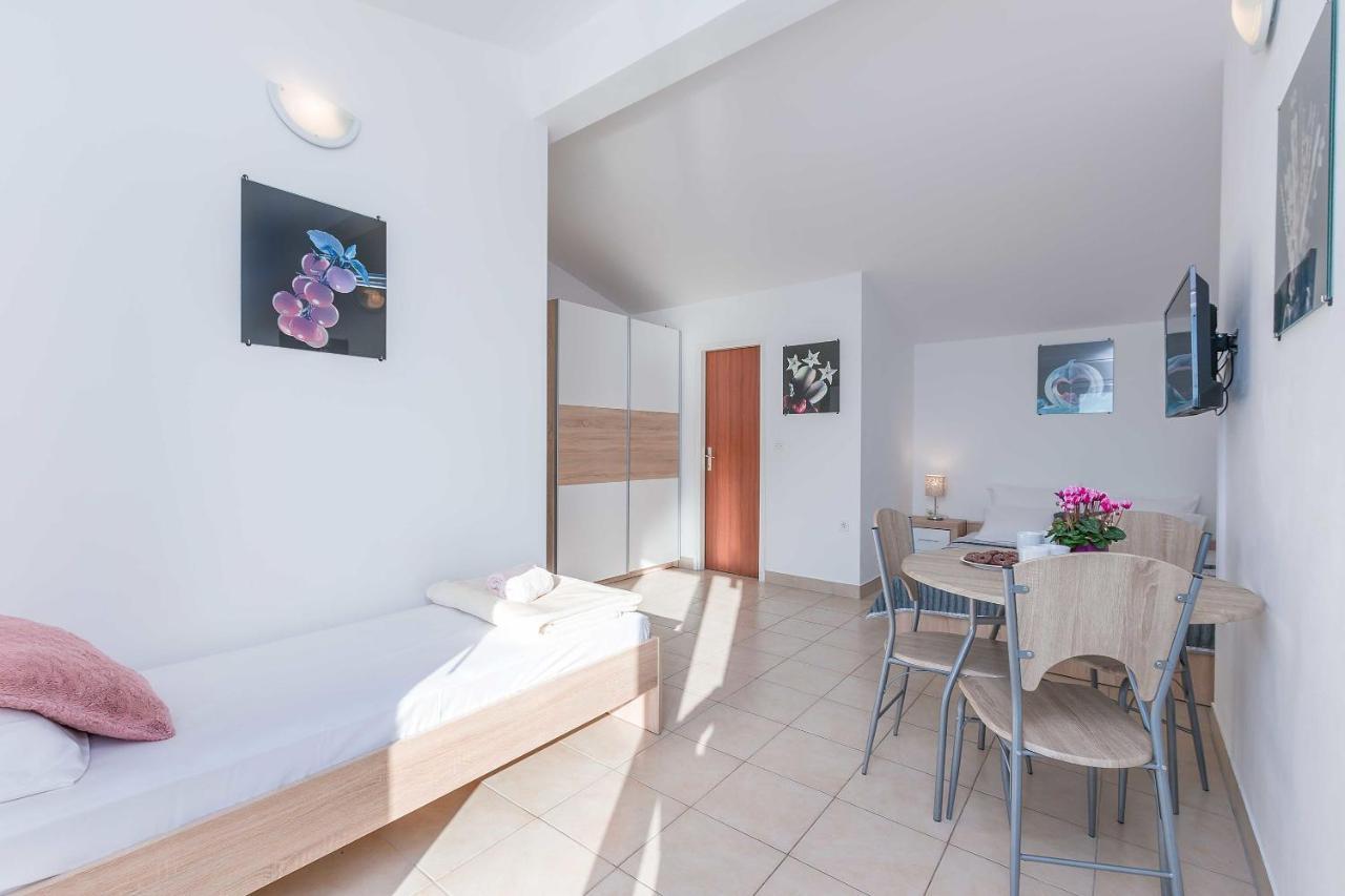 Apartmani Neno Lokva Rogoznica Exteriér fotografie